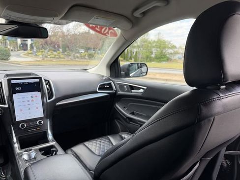 Used 2024 Ford Edge Titanium image 34