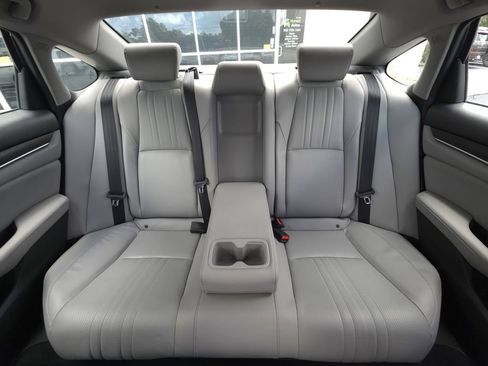 Used 2018 Honda Accord EX-L image 19