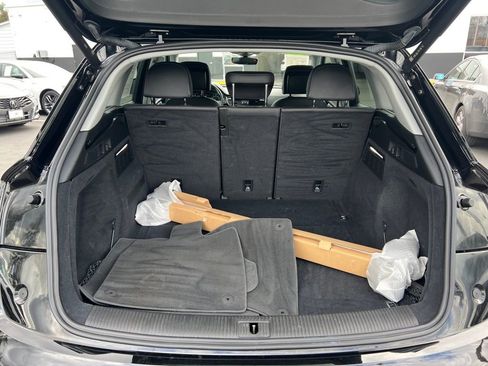 Used 2023 Audi Q5 2.0T Premium w/ Convenience Package image 31