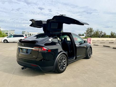 Used 2018 Tesla Model X 75D AWD/4WD image 7