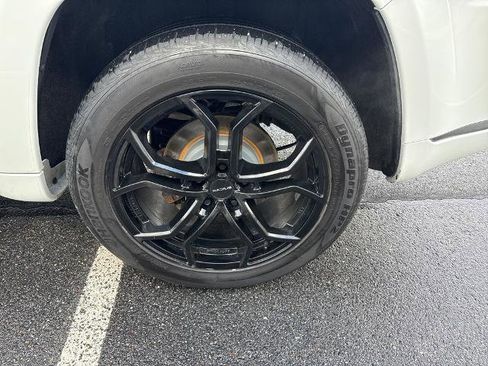 Used 2019 Jeep Grand Cherokee Limited X image 28