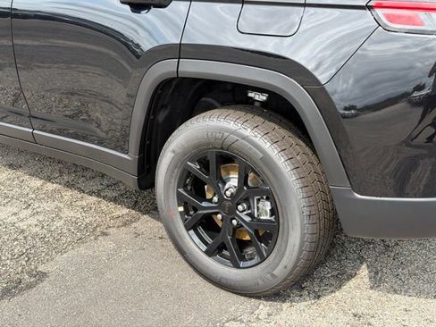 New 2026 Jeep Grand Cherokee Altitude AWD/4WD image 6