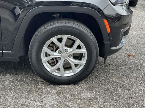 Certified 2023 Jeep Grand Cherokee L Limited w/ Luxury Tech Group II image 10