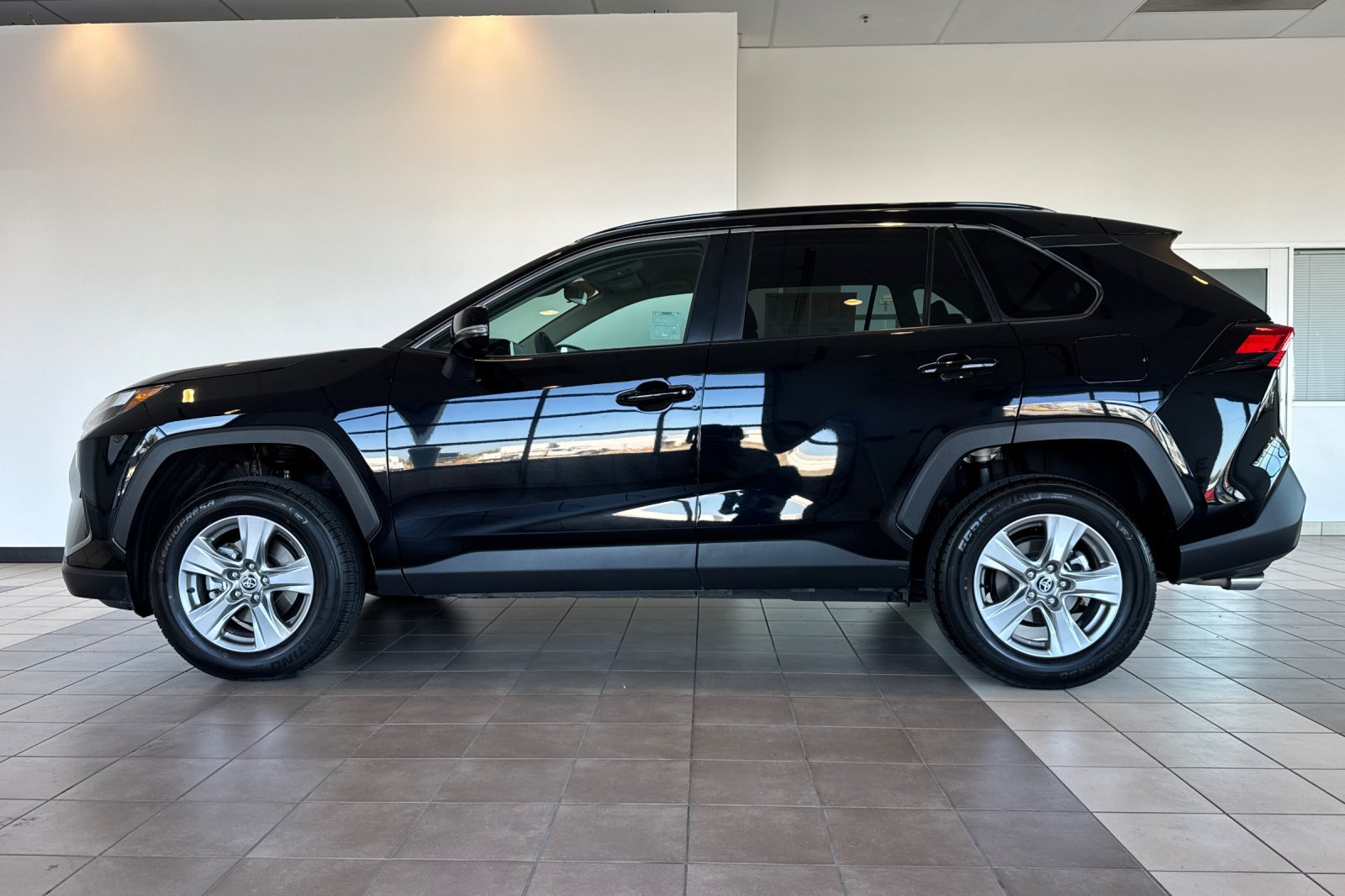 Certified 2025 Toyota RAV4 XLE FWD image 7