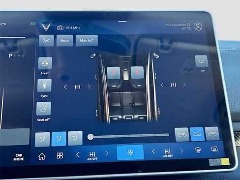 New 2025 VinFast VF 8 Eco AWD/4WD image 15