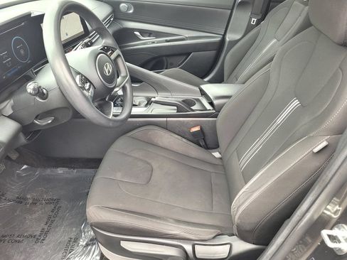 Used 2024 Hyundai Elantra SEL FWD image 14