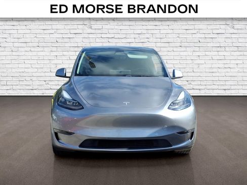 Used 2024 Tesla Model Y Long Range AWD/4WD image 2