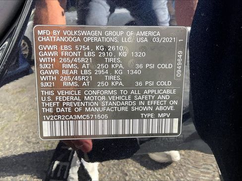 Certified 2021 Volkswagen Atlas SEL R-Line image 33