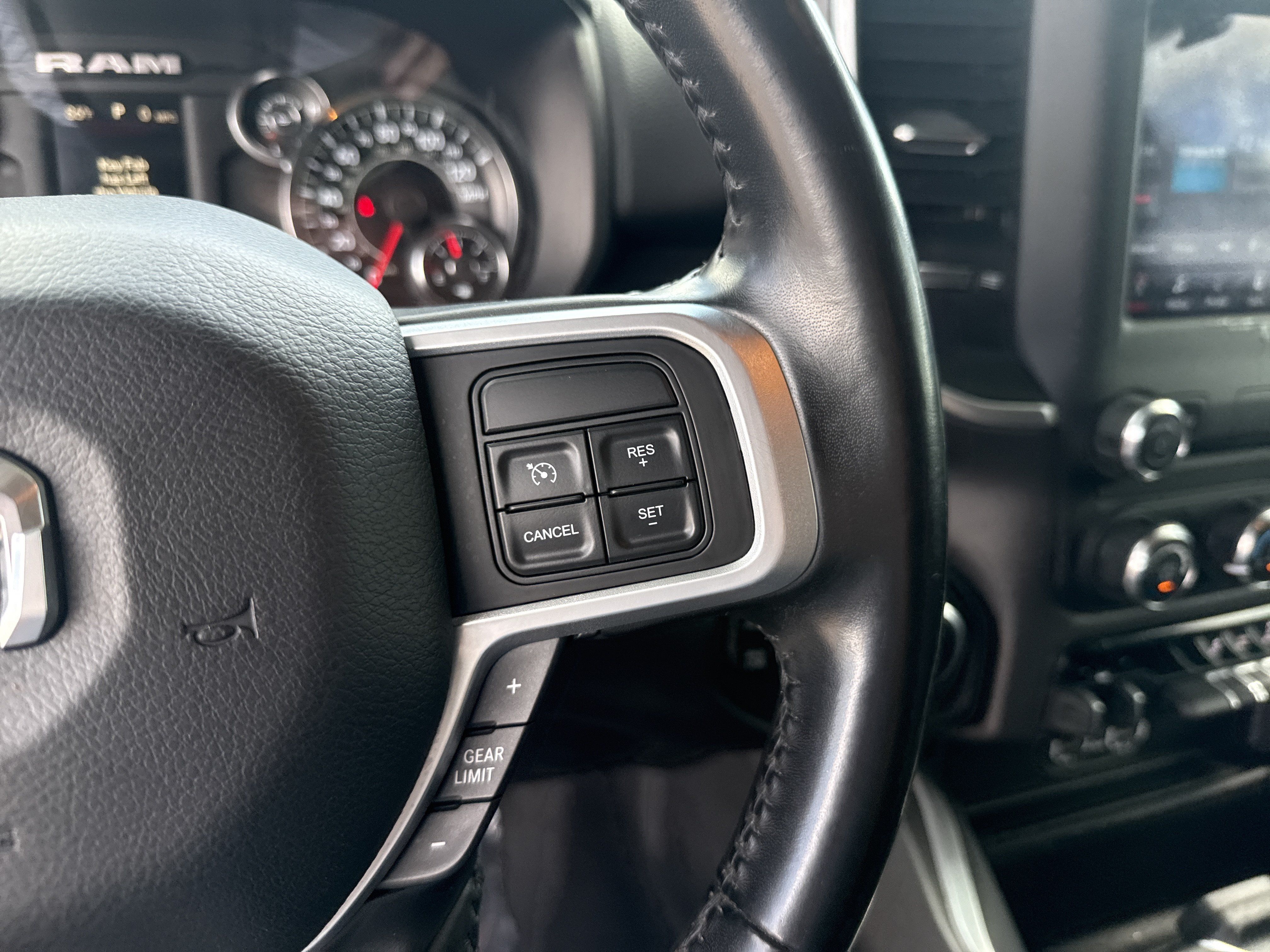 Used 2021 RAM 2500 Big Horn w/ Night Edition AWD/4WD image 19