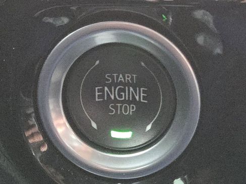 Used 2025 GMC Sierra 2500 SLE w/ SLE Value Package; image 10