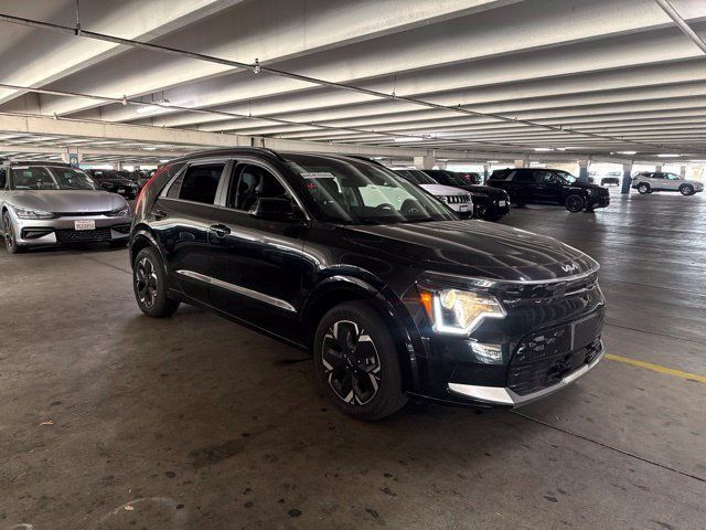 Certified 2025 Kia Niro Wind FWD image 3