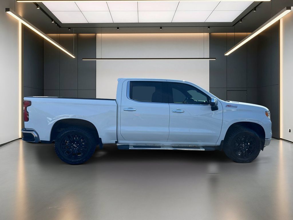 Used 2023 Chevrolet Silverado 1500 LTZ AWD/4WD image 7