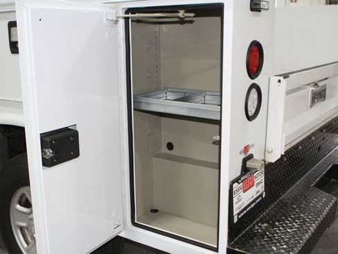 Used 2017 RAM 3500 Tradesman RWD image 32