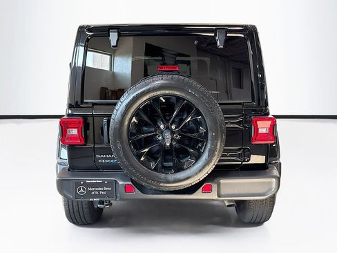 Used 2025 Jeep Wrangler Unlimited Sahara AWD/4WD image 6