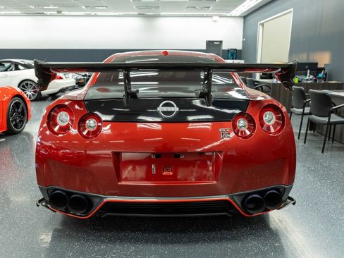 Used 2016 Nissan GT-R Premium image 6