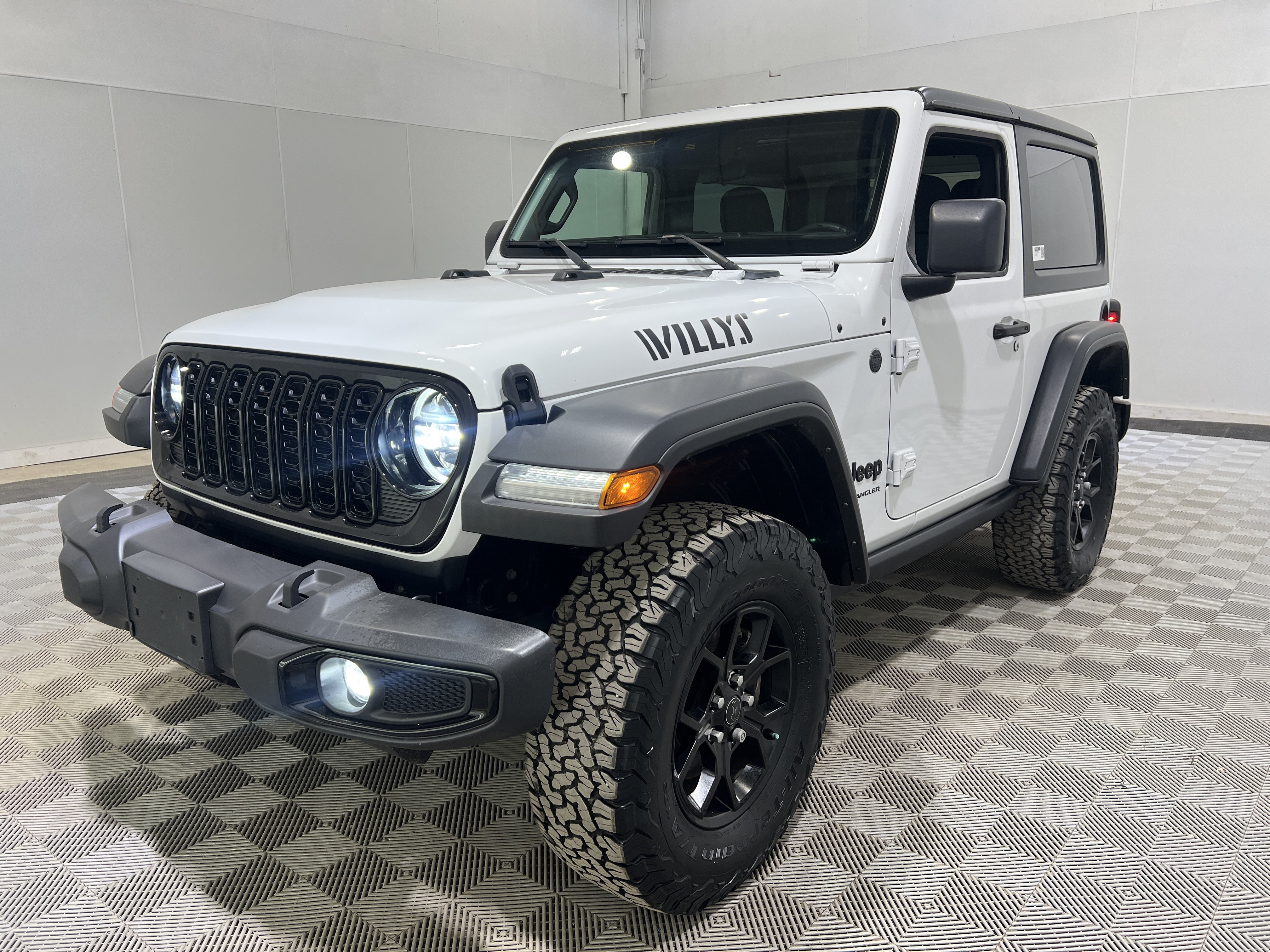 Used 2024 Jeep Wrangler Sport AWD/4WD image 1