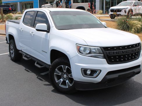Used 2019 Chevrolet Colorado Z71 AWD/4WD image 2