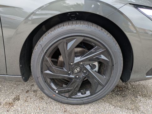 New 2026 Hyundai Elantra SEL Sport FWD image 12