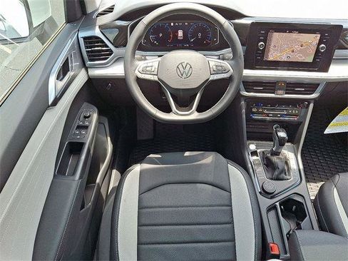 New 2025 Volkswagen Taos SEL image 9