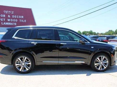 Used 2020 Cadillac XT6 Premium Luxury FWD image 2