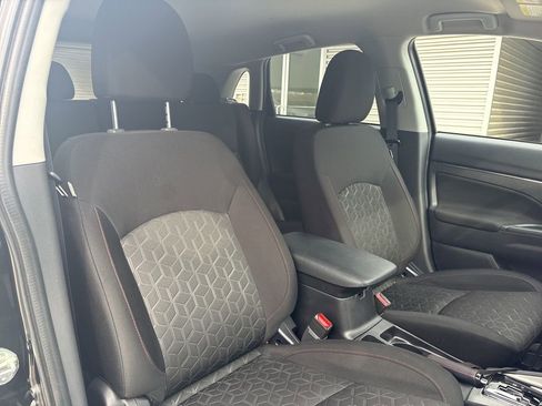 Used 2025 Mitsubishi Outlander Sport ES image 16