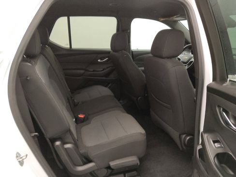 Used 2022 Chevrolet Traverse LT AWD/4WD image 19