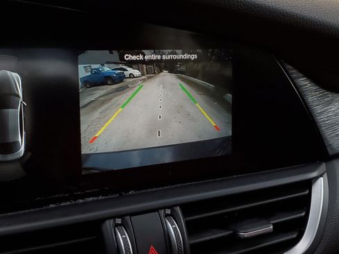 Used 2023 Alfa Romeo Giulia Sprint image 26