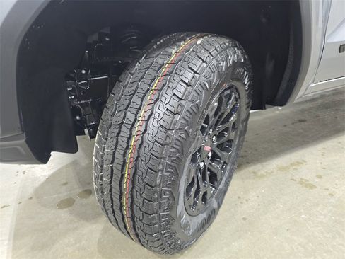 New 2026 GMC Canyon Elevation w/ Convenience Package image 31