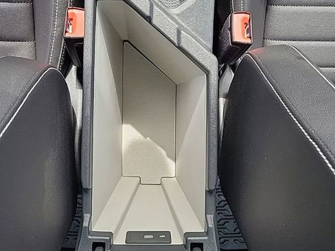 Certified 2023 Volkswagen Jetta SE w/ Panoramic Sunroof Package FWD image 43