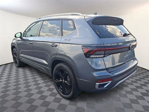 New 2025 Volkswagen Taos SEL image 4