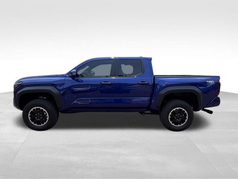 Certified 2025 Toyota Tacoma TRD Off-Road w/ TRD Off Road Premium Package AWD/4WD image 5