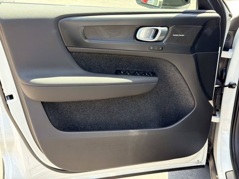 Certified 2023 Volvo XC40 Recharge Ultimate AWD/4WD image 15