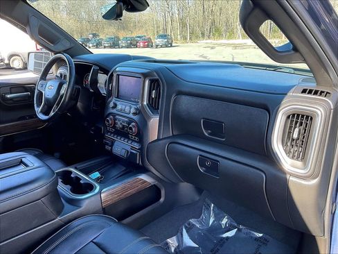 Used 2021 Chevrolet Silverado 1500 High Country w/ Technology Package image 14
