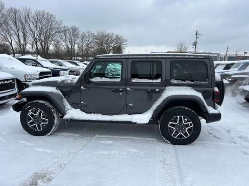 New 2026 Jeep Wrangler Unlimited Sahara AWD/4WD image 6
