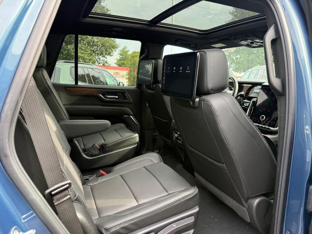 New 2026 GMC Yukon Denali w/ Denali Reserve Package AWD/4WD image 6
