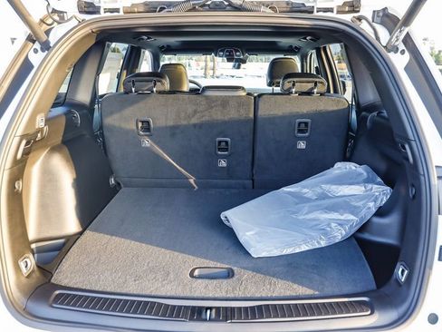 New 2025 Jeep Grand Cherokee Altitude image 27