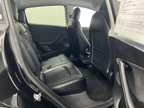 Used 2021 Tesla Model Y Long Range image 25