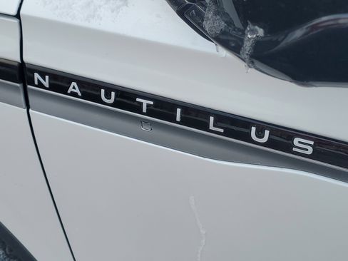 New 2026 Lincoln Nautilus Premier image 7
