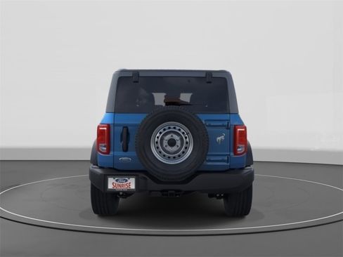 New 2025 Ford Bronco 4-Door image 5