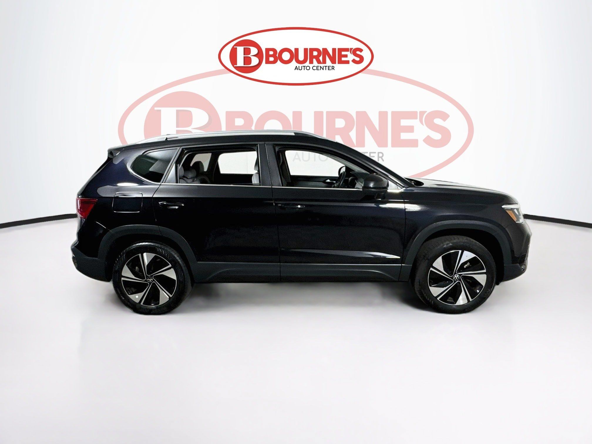 Used 2024 Volkswagen Taos SE AWD/4WD image 9