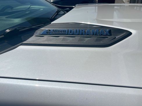 Used 2021 Chevrolet Silverado 2500 LTZ w/ LTZ Premium Package image 5