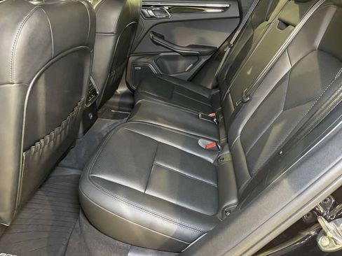 Certified 2026 Porsche Macan AWD/4WD image 19