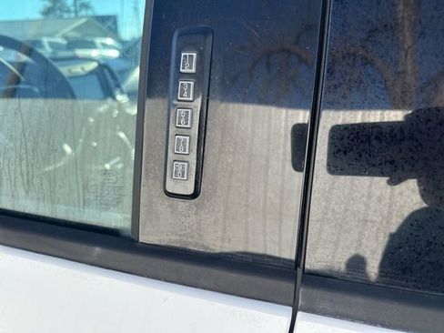 Used 2018 Ford F150 XLT w/ Equipment Group 301A Mid image 10