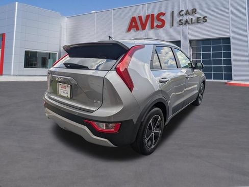 Used 2025 Kia Niro LX FWD image 6