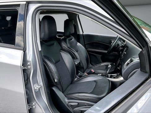 Used 2019 Jeep Compass Latitude w/ Cold Weather Group AWD/4WD image 29