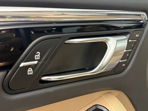 New 2025 Porsche Macan image 26