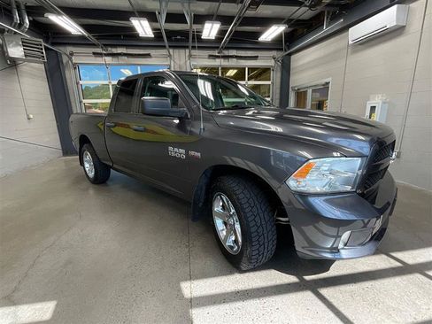 Used 2017 RAM 1500 Express AWD/4WD image 7