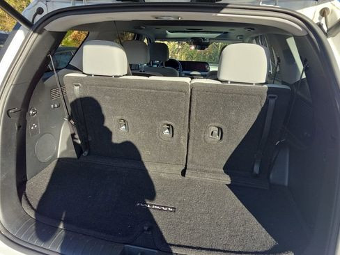 Used 2023 Hyundai Palisade SEL w/ Premium Package image 11