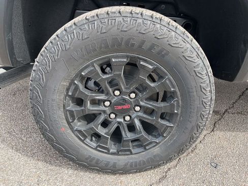 New 2026 GMC Canyon Elevation w/ Convenience Package image 5