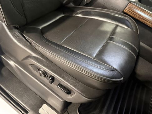Used 2020 Chevrolet Silverado 3500 High Country w/ Gooseneck/5TH Wheel Package AWD/4WD image 11